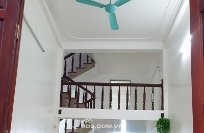 BÁN NHÀ DÂN XÂY ĐẸP 1.95 TỶ 3 TẦNG 46M2 NGÕ NGẮN HOÀNG VĂN THỤ