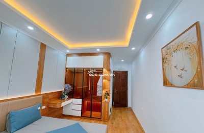 VỀ Ở NGAY! Nhà 5 tầng MỚI TINH, ô tô đậu cửa, nội thất xịn sò – Ngõ 68 Nguyễn Văn Linh