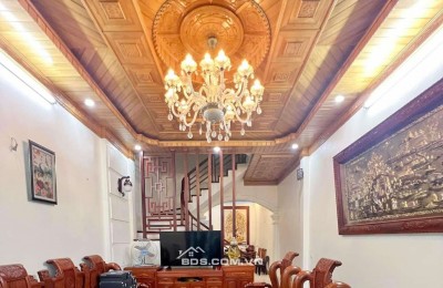 BÁN NHÀ 5.4 TỶ 4 TẦNG 74M2 CÓ SÂN ĐỂ Ô TÔ VỊ TRÍ VIP KHU HOÀ VƯỢNG