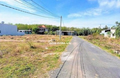 CẦN BÁN 2 LÔ 550M2 SẴN T.CƯ SÁT BÊN CHỢ, TRƯỜNG HỌC ĐƯỜNG THÔNG VÀO KCN. GIÁ 239TR