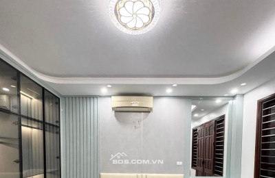 Nhà 5 tầng mới, 36m2, oto đỗ cửa, gần ĐH Kinh Tế - 0922565668