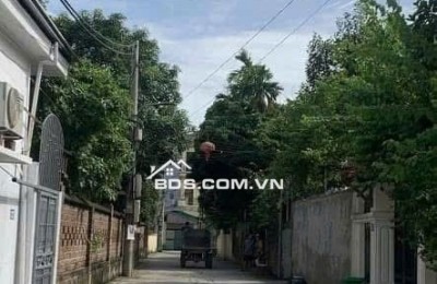 Thôn Đại Lộ xã Ninh Sở 
Mảnh đất ngõ nông rộng cách 13m ra xe tải đỗ , vuông vắn ko lỗi lầm gì tiện ích xung quanh ngập tràn