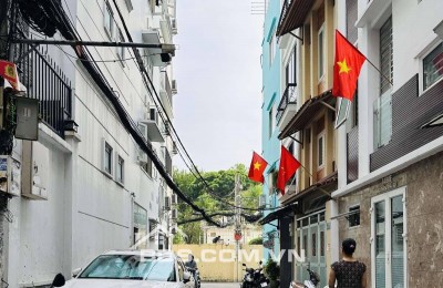 SÁT MẶT TIỀN ĐƯỜNG NGUYỄN TRÃI - XE HƠI ĐỖ CỬA - 4 TẦNG - KHU VỰC AN NINH DÂN TRÍ.