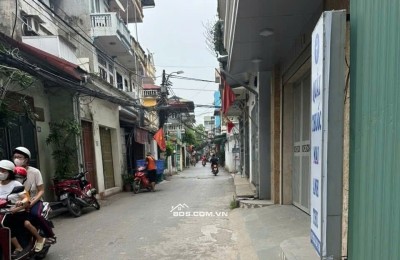 Chủ nhà cần tiền nên mới bán gấp nhà mặt đường Đông Mỹ- Thanh Trì, mt rộng, kinh doanh đỉnh.
