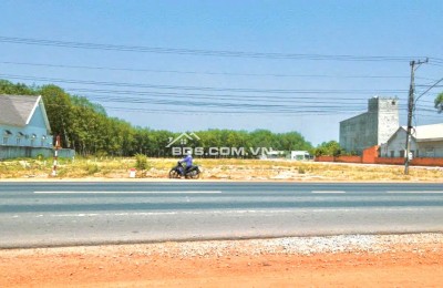 KẸT TIỀN BÁN 5X50=250M2 ĐẤT THỔ CƯ, SHR NẰM NGAY M.TIỀN ĐƯỜNG NHỰA DT 756 CẠNH KCN, DÂN ĐÔNG. GIÁ 520TR