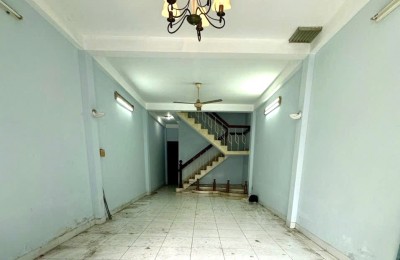 Bán nhà mặt phố quận 6 - Khu vip bình phú - Sơn phết lại mới tinh 12,8 tỷ