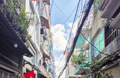 Chủ nhà bán căn cấp 4 rộng, Lạc Long Quân,5x13.5m, 8.5 tỷ bớt lộc