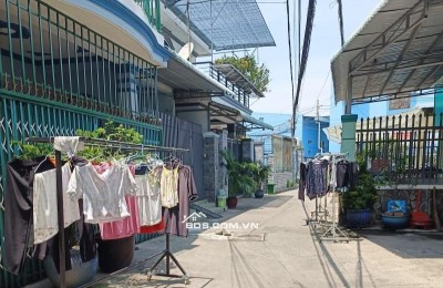 BÁN ĐẤT TẶNG NHÀ CẤP 4 SIÊU RỘNG CHỈ HƠN 50TR/M2 - NGAY TẠI NGÃ TƯ BÌNH THÁI KHÔNG DÍNH QUY HOẠCH - GIÁ CHỈ NHỈNH 7 TỶ VỚI 135M2 ĐẤT FULL THỔ CƯ