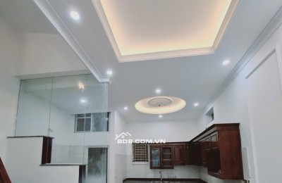 ✨ Vị trí Vàng: Nằm ngay cạnh tòa RUBY3 Phúc Lợi, cách mặt ngõ ô tô 321 Phúc Lợi chỉ 50m.