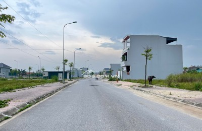 Cần bán gấp đất ngay TT  thị xã Nghi Sơn, Thanh Hóa, DT 108m2 đường 15.5m  giá chỉ 1 Tỷ.