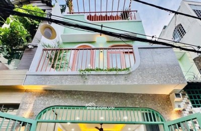 NGAY ĐH HUTECH - UNG VĂN KHIÊM P25 BT - 41m2 (3.7 x 11) VUÔNG A4 - HẺM 3.5M - 3 TẦNG - 3PN SÂN THƯỢNG - TẶNG FULL NỘI THẤT