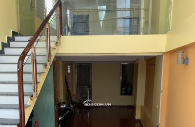 Cho thuê văn phòng tầng 1- 40 m2 tại Mễ Trì Thượng, đường ô tô tránh