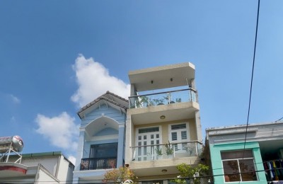 BÁN GẤP NHÀ 4 TẦNG - HẺM XE HƠI 8M OTO TRÁNH NHAU LÊ VĂN LƯƠNG, P. TÂN KIỂNG, Q7