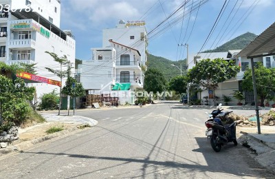 Cần bán 2 lô đất liền kề tặng 2 căn nhà tại Vĩnh Hòa
