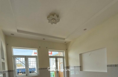Cần bán nhà Vĩnh Hòa giá 3ty980 đường ô tô tránh nhau cách biển 700m