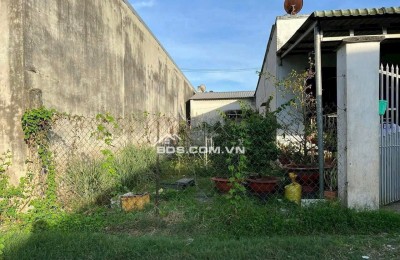 Đất ngộp TT Đức Hòa 65m2 đường 5M, 880TR CHỐT