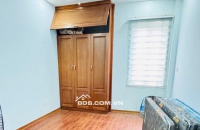 LÔ GÓC- HAI MẶT THOÁNG- NGÕ NÔNG RỘNG- GẦN PHỐ- Ở SƯỚNG
