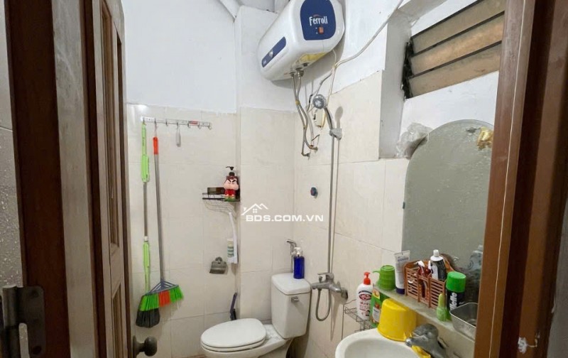 Chính chủ cho thuê nhà tập thể phố Lý Văn Phức (gần phố Trịnh Hoài Đức)