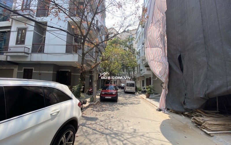 KIỆT TÁC PHÂN LÔ VIP TRUNG KÍNH – 2 Ô TÔ – NỘI THẤT TIỀN TỶ – VỊ TRÍ KHÔNG CÓ CĂN THỨ 2