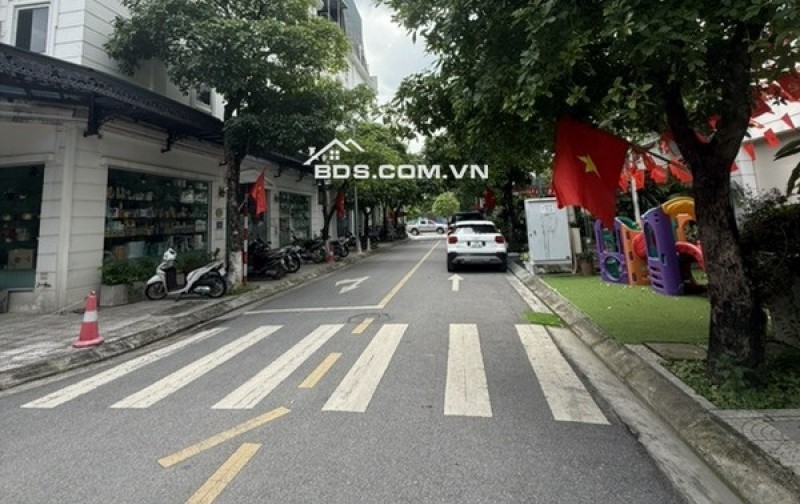 BÁN LÔ GÓC ĐẸP NHẤT QUẬN CẦU GIẤY – 137m² chỉ 40 tỷ