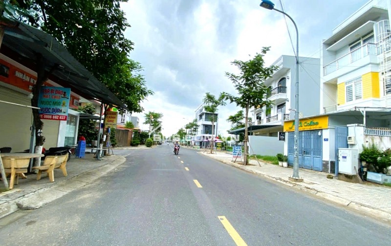 BÁN GẤP LÔ ĐẤT ĐẸP KĐT ĐÔNG TĂNG LONG, 358M2 VUÔNG VỨC, SỔ RIÊNG THỔ CƯ, GẦN CHỢ, CHỈ 13.8TỶ!