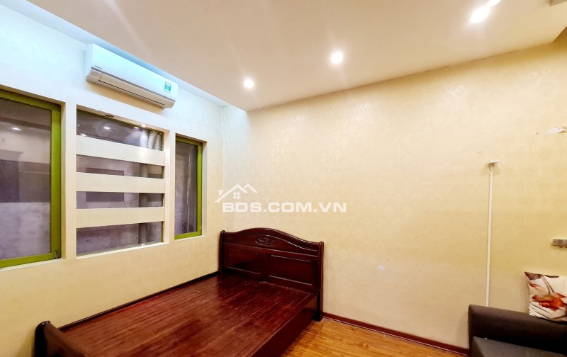 Nhà Đẹp Phố VIP Nguyên Hồng, Đống Đa 45m, 6 tầng, mt 5m, giá 33 tỷ