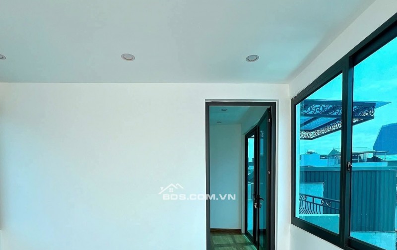 Nhà Đẹp Chợ Khâm Thiên, Đống Đa 39m, 5 tầng, mt 3,5m, giá 7.65 tỷ.