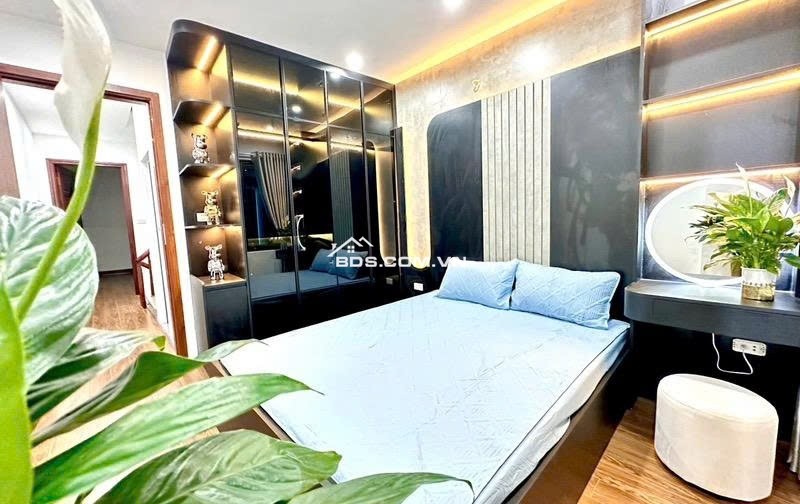 Bán Nhà Kim Giang, Thanh Xuân - Oto - Gần Phố -  Full Nội Thất - 40m, 5 Tầng.