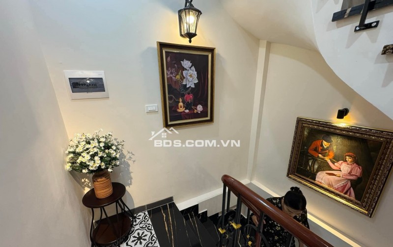 Nhà Đẹp Gần Đường Ô TÔ Tân Mai, Hoàng Mai 35m, 5 tầng, mt 3.7m, giá 10 tỷ