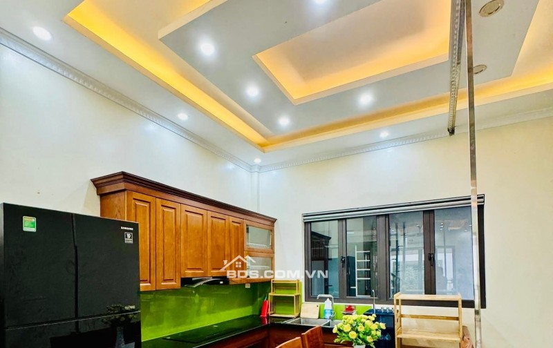 Nhà Đẹp Ô Tô Ngủ Trong Nhà, Đường Hoàng Mai 42m, 5 tầng, mt 4.2m, giá 15.2 tỷ