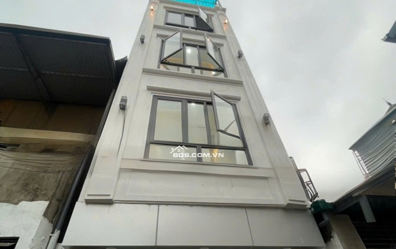Bán nhà  ngũ hiệp, Thanh Trì,5 tầng ,mới koong, ô tô đỗ cửa,kinh doanh nhỏ chỉ nhỉnh 5đ