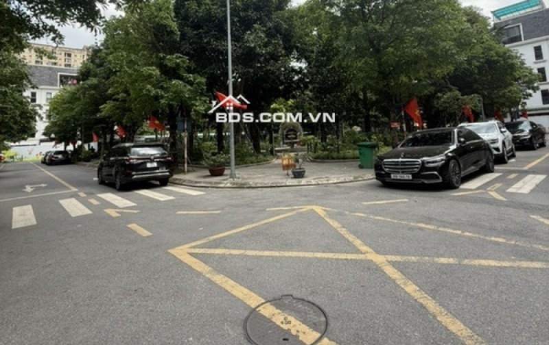 BÁN LÔ GÓC ĐẸP NHẤT QUẬN CẦU GIẤY – 137m² chỉ 40 tỷ