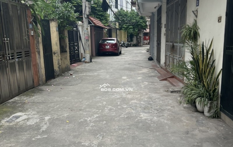 Bán Nhà Hào Nam, Đống Đa - Oto - Kinh Doanh - 42m, 4Tầng - Chỉ 15.6 Tỷ.