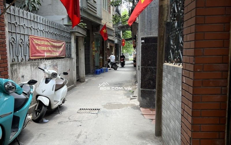 Nhỉnh 8 Tỷ -Khương Đình,TX- Thang Máy - Ở Ngay - Gần Phố - 3 Gác Tránh - 33m, 6 Tầng.