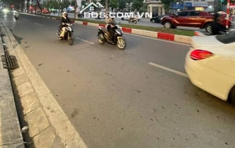 Nhà Đẹp Mặt Phố Trần Đăng Ninh, Cầu Giấy 99m, 9 tầng, mt 7.1m, giá 88 tỷ