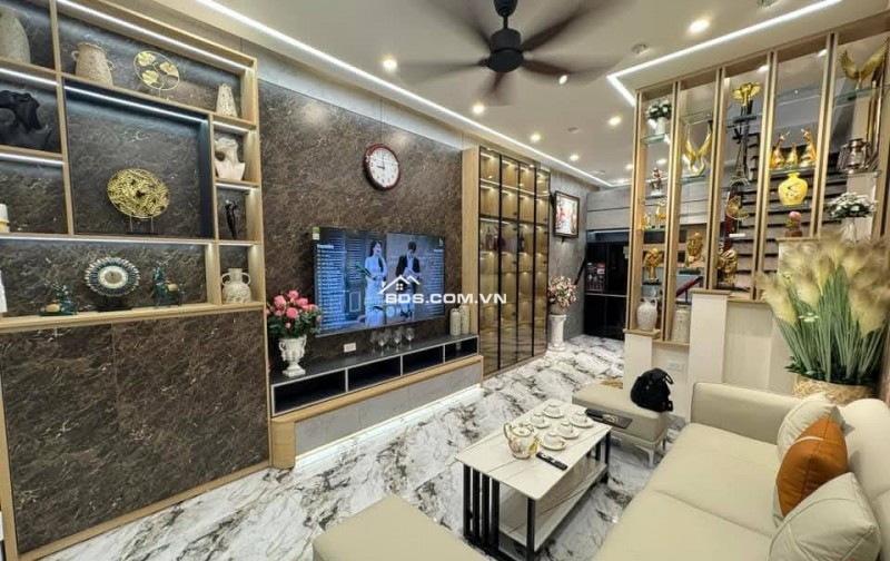 Nhà Đẹp Gần Đường Ô TÔ Tân Mai, Hoàng Mai 35m, 5 tầng, mt 3.7m, giá 10 tỷ