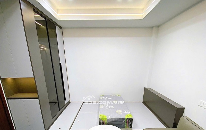 Nhà Đẹp Dòng Tiền, Đường Hoàng Mai 50m, 7 tầng, mt 4.3m, giá 14.8 tỷ.