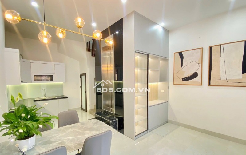 Nhà Đẹp Thang Máy Quan Nhân, Thanh Xuân 30m, 5 tầng, mt 4.6m, giá 7.9 tỷ