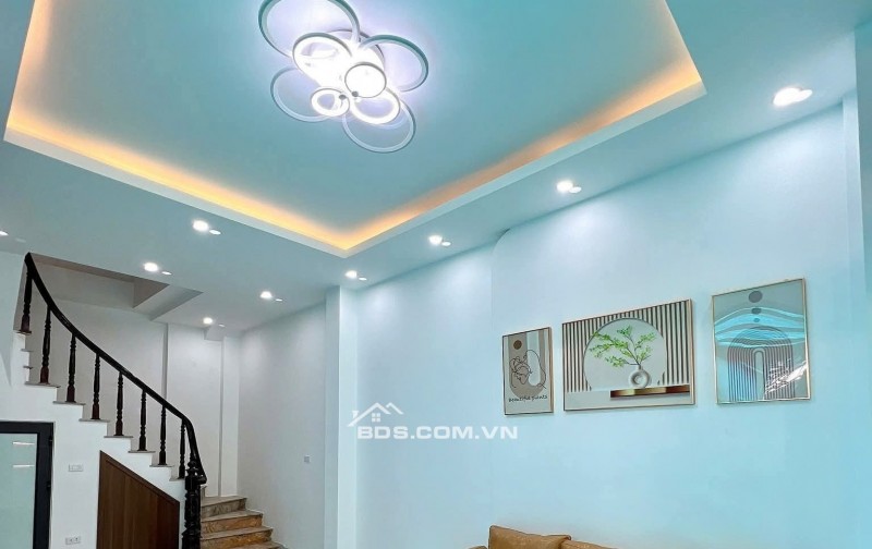 Nhà Đẹp Chợ Khâm Thiên, Đống Đa 39m, 5 tầng, mt 3,5m, giá 7.65 tỷ.