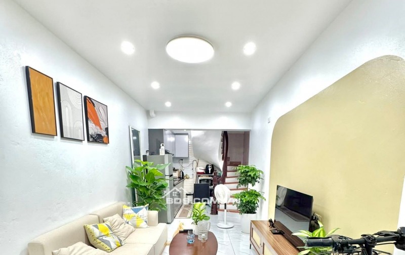 Nhà Đẹp Chợ Khâm Thiên, Đống Đa 24m, 4 tầng, mt 3m, giá 5.9 tỷ