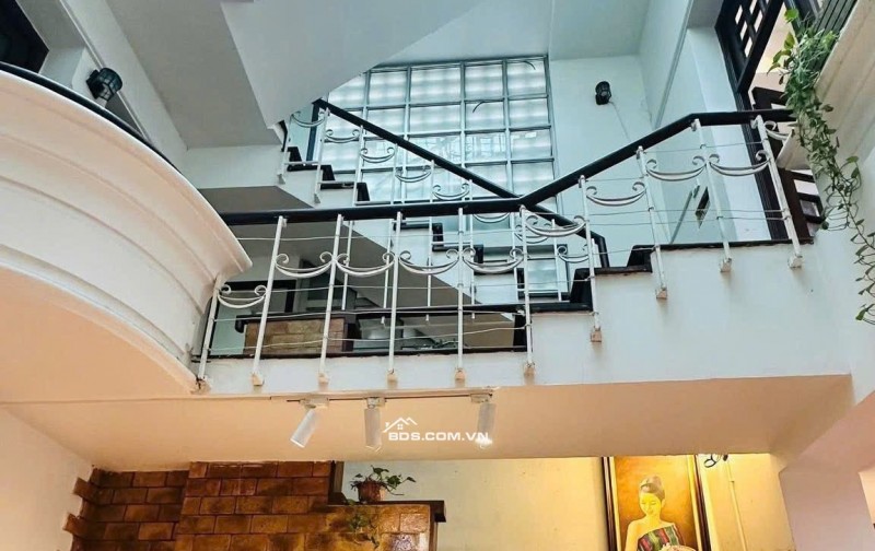 KIỆT TÁC PHÂN LÔ VIP TRUNG KÍNH – 2 Ô TÔ – NỘI THẤT TIỀN TỶ – VỊ TRÍ KHÔNG CÓ CĂN THỨ 2