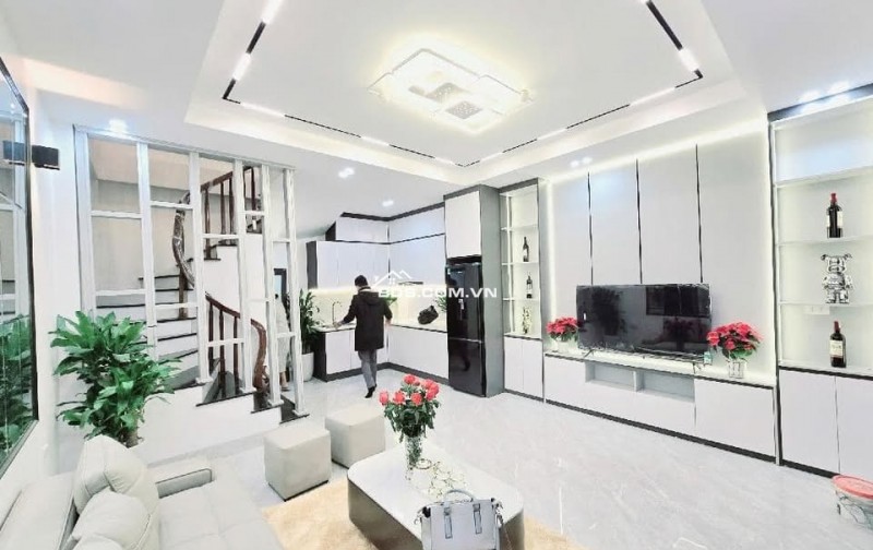 Chỉ 9,8 tỷ nhà mặt ngõ Hai Bà Trưng. 3 nhà ra phố. Kinh doanh - ô tô đỗ cửa - lô góc