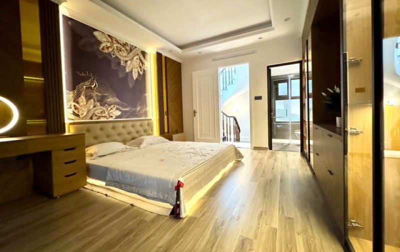 Bán Gấp Siêu Phẩm Nhà Yên Hòa, Cầu Giấy 40m2 – 5 Tầng – MT  5m – Giá chỉ 8 tỷ
