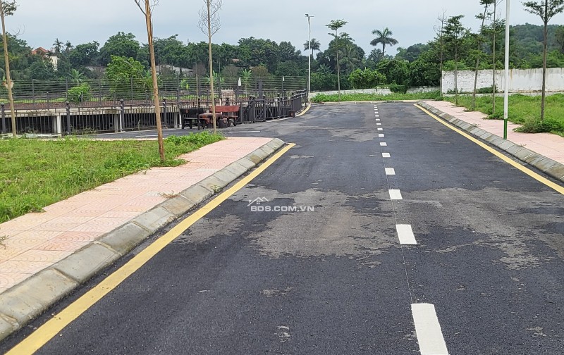 Cần bán nhanh lô đất 100m tại hòa lạc