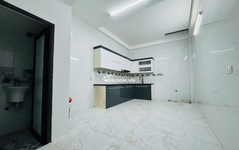  BÁN NHÀ ĐẸP – VỊ TRÍ ĐẮC ĐỊA – SỔ NỞ HẬU – GIÁ TỐT