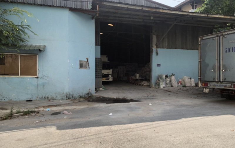 Cho thuê biệt thự và kho 845m2 ngã tư Ga Quận 12