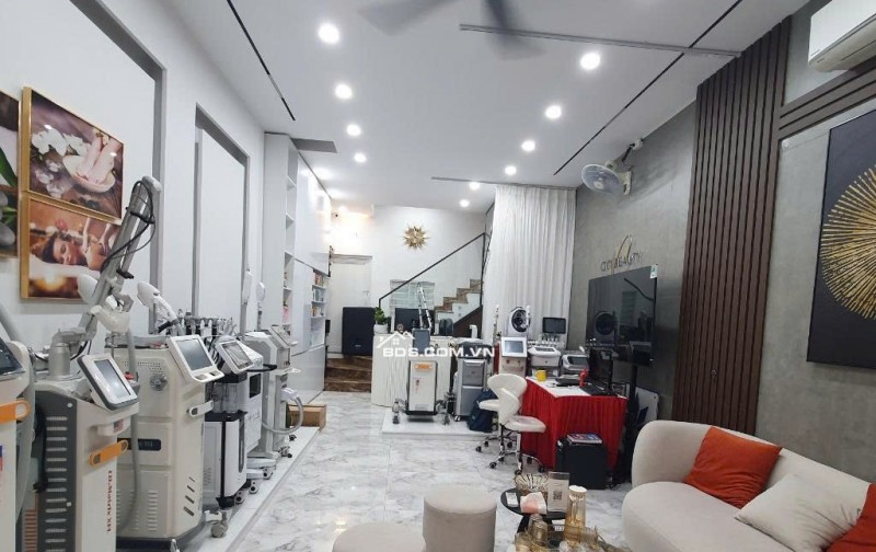 Nhỉnh 15 Tỷ - Phân Lô - Oto - Kinh Doanh - 2 Thoáng - 55m*5T - Giải Phóng, Thanh Xuân.