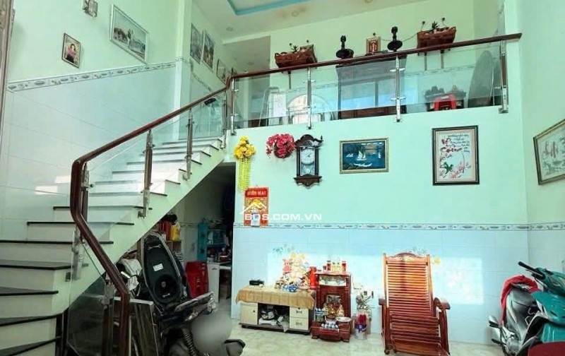 Bán Nhà 1 Trệt 1 Lửng Mặt Tiền Đường Bê Tông Tại Ấp 3, xã Tân Bửu, Bến Lức, Long An