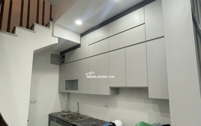 Bán nhà  ngũ hiệp, Thanh Trì,5 tầng ,mới koong, ô tô đỗ cửa,kinh doanh nhỏ chỉ nhỉnh 5đ