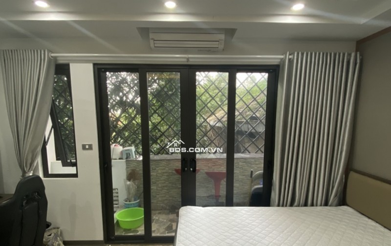 Cho thuê Căn hộ dịch vụ tại ngõ 193 Trích Sài. Ban công rộng thoáng View hồ Tây. Chỉ 6.5tr